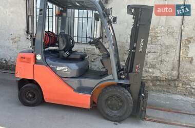 Вилочный погрузчик Toyota 32FG-25 2014 в Одессе