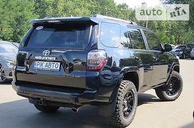Внедорожник / Кроссовер Toyota 4Runner 2015 в Киеве