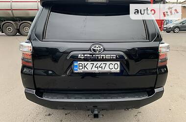 Внедорожник / Кроссовер Toyota 4Runner 2017 в Ровно