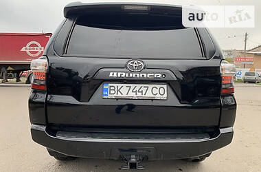 Внедорожник / Кроссовер Toyota 4Runner 2017 в Ровно
