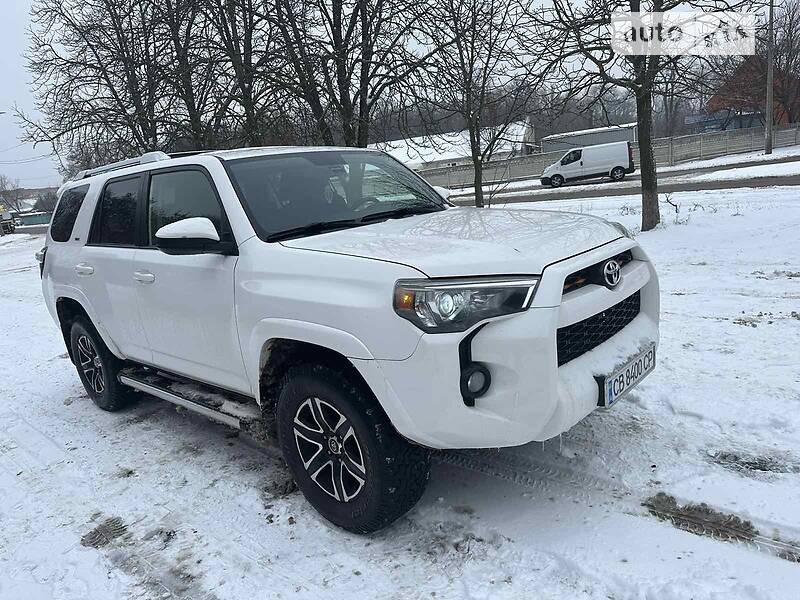 Позашляховик / Кросовер Toyota 4Runner 2014 в Прилуках