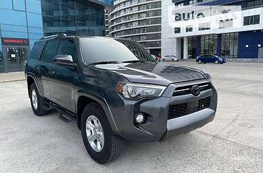 Внедорожник / Кроссовер Toyota 4Runner 2020 в Киеве