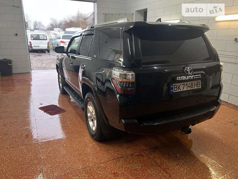 Позашляховик / Кросовер Toyota 4Runner 2017 в Рівному