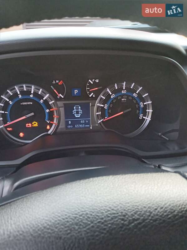 Внедорожник / Кроссовер Toyota 4Runner 2015 в Лубнах