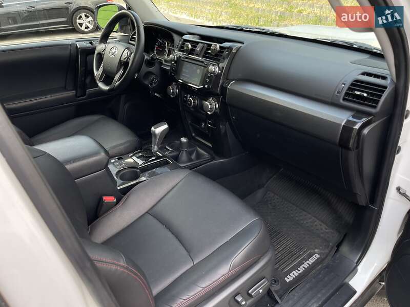 Внедорожник / Кроссовер Toyota 4Runner 2018 в Киеве