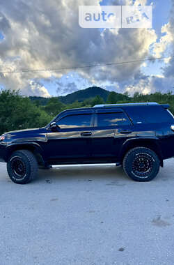 Внедорожник / Кроссовер Toyota 4Runner 2015 в 