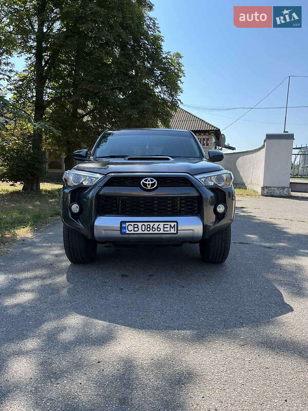 Внедорожник / Кроссовер Toyota 4Runner 2015 в Лубнах