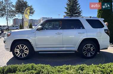 Внедорожник / Кроссовер Toyota 4Runner 2017 в Львове