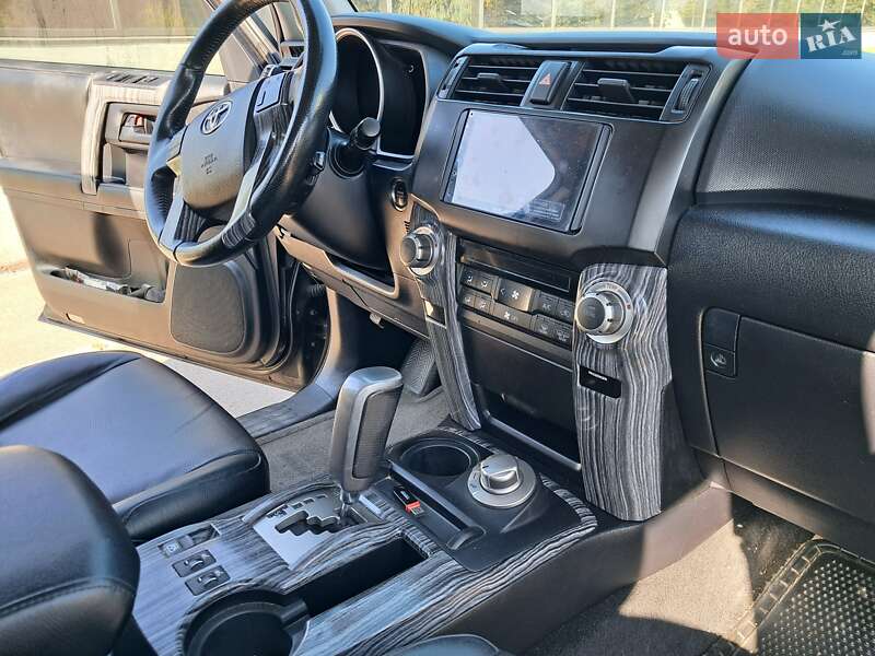 Позашляховик / Кросовер Toyota 4Runner 2011 в Києві