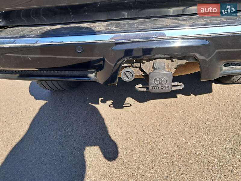 Позашляховик / Кросовер Toyota 4Runner 2011 в Києві