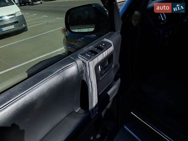 Позашляховик / Кросовер Toyota 4Runner 2011 в Києві