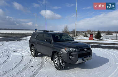 Позашляховик / Кросовер Toyota 4Runner 2016 в Києві