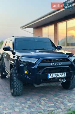 Внедорожник / Кроссовер Toyota 4Runner 2017 в 