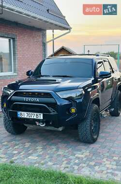 Внедорожник / Кроссовер Toyota 4Runner 2017 в 