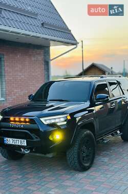 Внедорожник / Кроссовер Toyota 4Runner 2017 в 