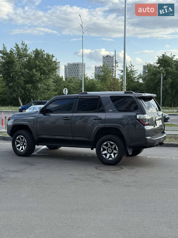 Позашляховик / Кросовер Toyota 4Runner 2020 в Києві