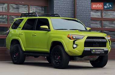 Позашляховик / Кросовер Toyota 4Runner 2021 в 