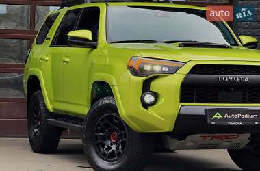 Позашляховик / Кросовер Toyota 4Runner 2021 в 