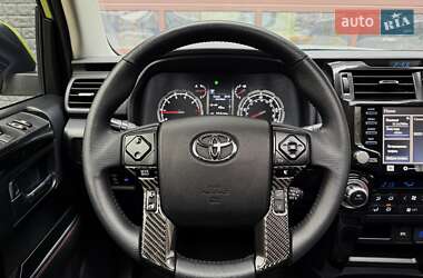 Позашляховик / Кросовер Toyota 4Runner 2021 в 