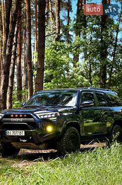 Внедорожник / Кроссовер Toyota 4Runner 2017 в 