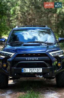 Внедорожник / Кроссовер Toyota 4Runner 2017 в Лубнах
