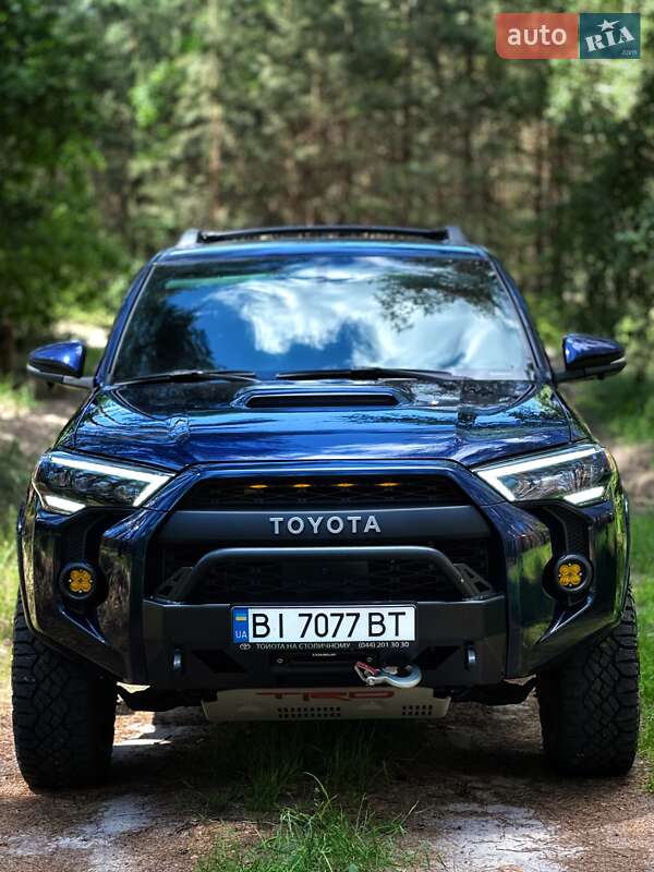 Внедорожник / Кроссовер Toyota 4Runner 2017 в 