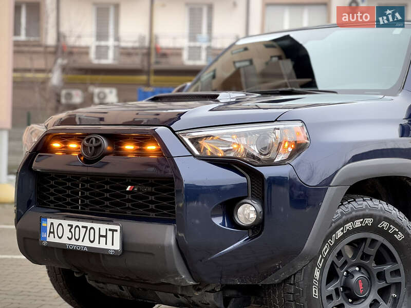 Внедорожник / Кроссовер Toyota 4Runner 2017 в Ужгороде