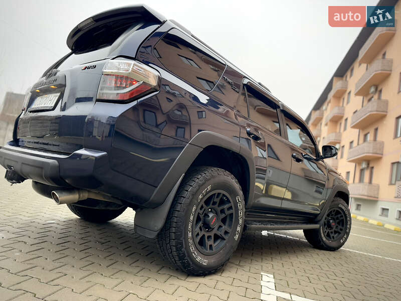 Внедорожник / Кроссовер Toyota 4Runner 2017 в Ужгороде