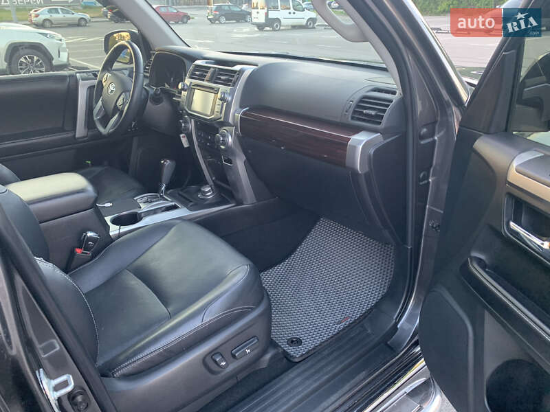 Внедорожник / Кроссовер Toyota 4Runner 2016 в Киеве