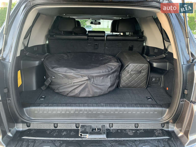 Внедорожник / Кроссовер Toyota 4Runner 2016 в Киеве