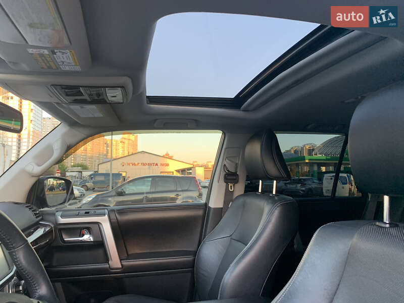 Внедорожник / Кроссовер Toyota 4Runner 2016 в Киеве