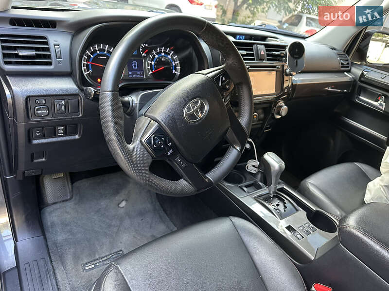 Позашляховик / Кросовер Toyota 4Runner 2016 в Харкові