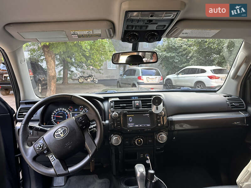 Позашляховик / Кросовер Toyota 4Runner 2016 в Харкові
