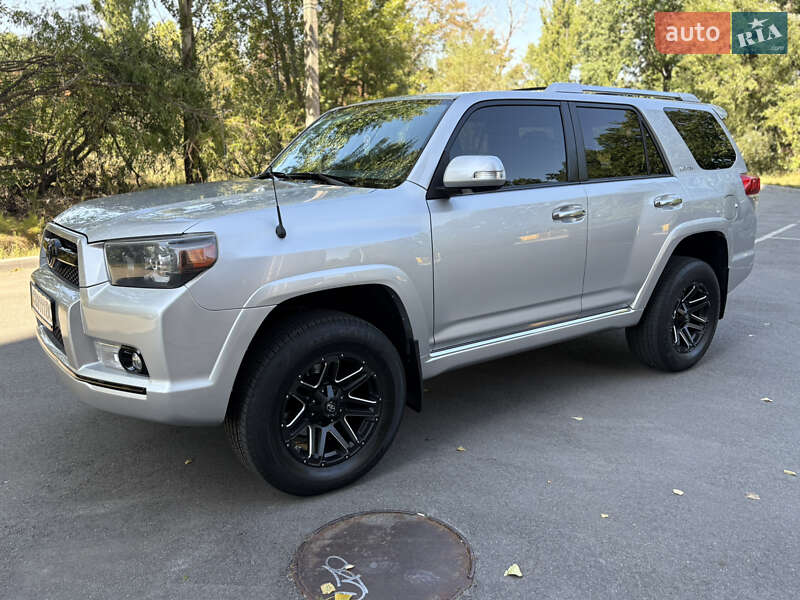 Внедорожник / Кроссовер Toyota 4Runner 2011 в Чернигове