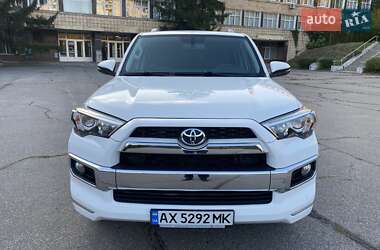 Внедорожник / Кроссовер Toyota 4Runner 2017 в 