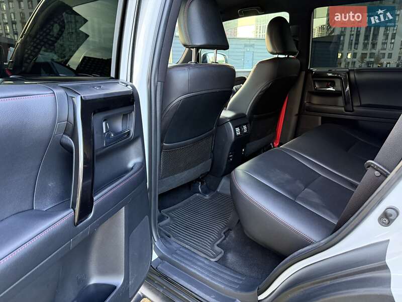 Позашляховик / Кросовер Toyota 4Runner 2017 в Києві фото 16 Позашляховик / Кросовер Toyota 4Runner 2017 в Києві