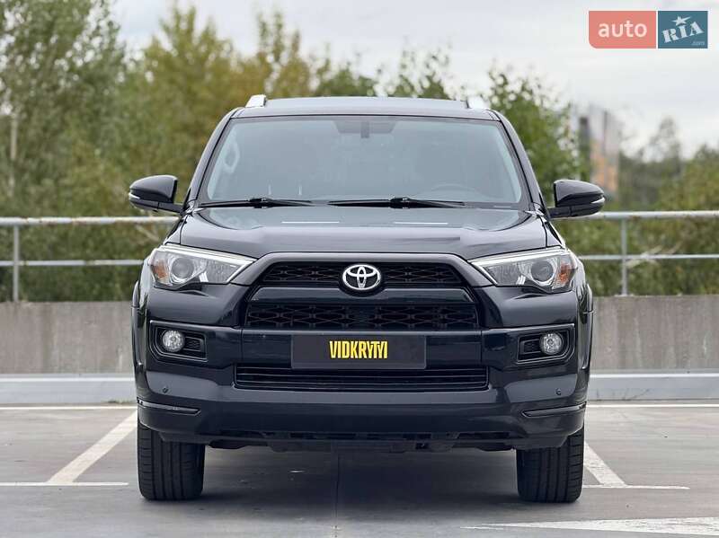 Позашляховик / Кросовер Toyota 4Runner 2016 в Києві