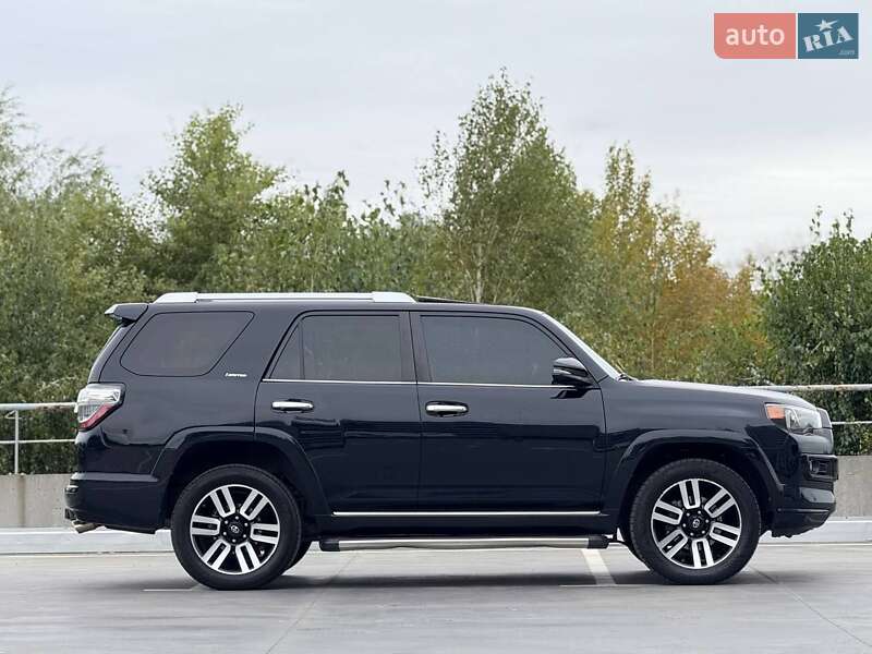 Позашляховик / Кросовер Toyota 4Runner 2016 в Києві