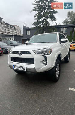 Внедорожник / Кроссовер Toyota 4Runner 2016 в Киеве