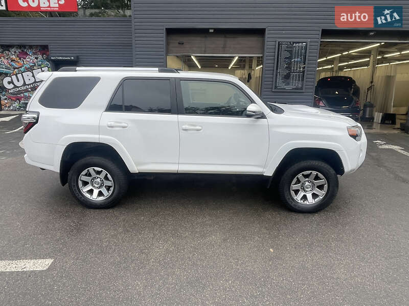 Внедорожник / Кроссовер Toyota 4Runner 2016 в Киеве фото 4 Внедорожник / Кроссовер Toyota 4Runner 2016 в Киеве