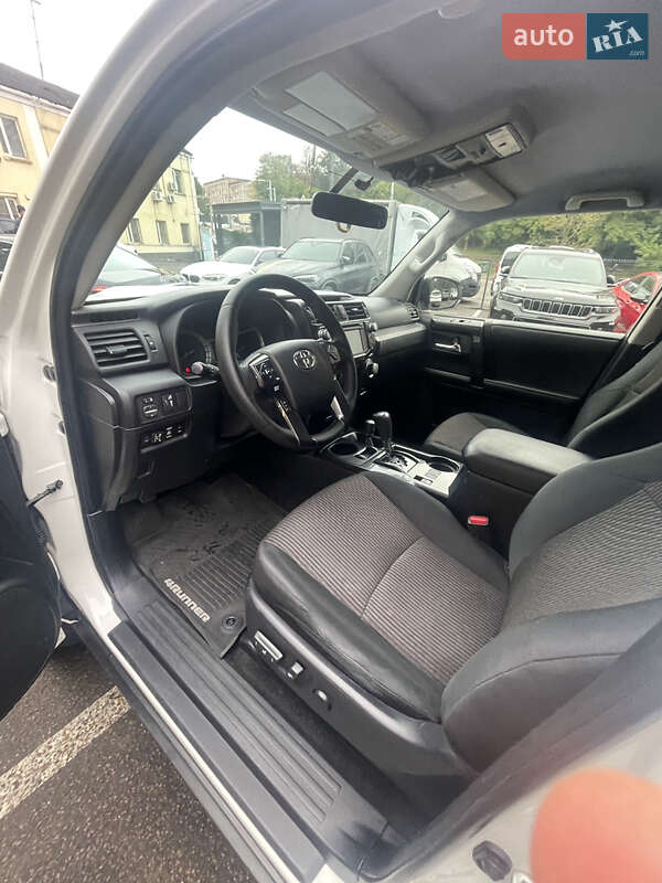 Внедорожник / Кроссовер Toyota 4Runner 2016 в Киеве фото 18 Внедорожник / Кроссовер Toyota 4Runner 2016 в Киеве
