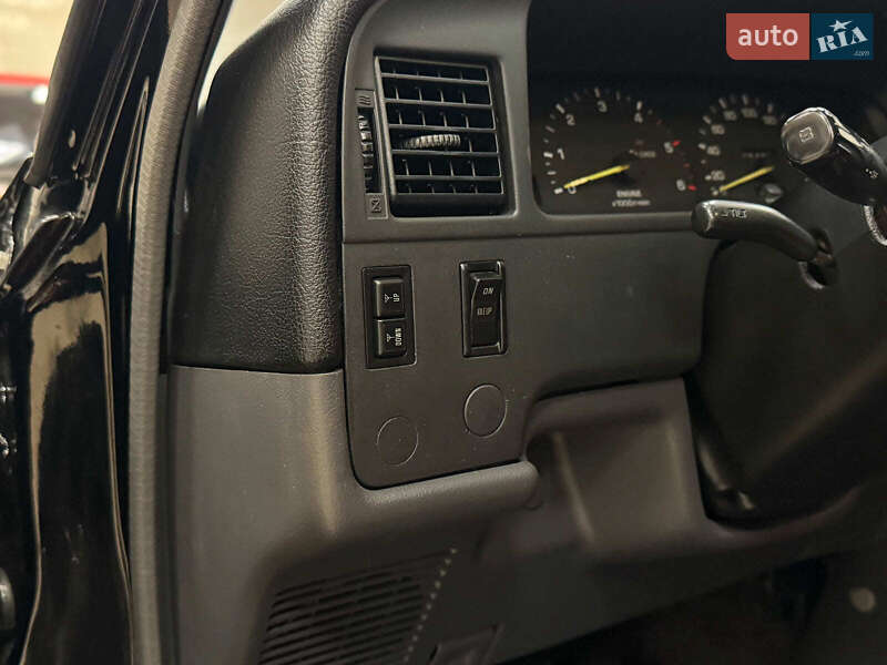 Внедорожник / Кроссовер Toyota 4Runner 1994 в Киеве