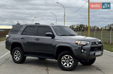 Внедорожник / Кроссовер Toyota 4Runner 2020 в 