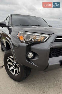 Внедорожник / Кроссовер Toyota 4Runner 2020 в 