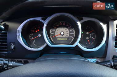 Внедорожник / Кроссовер Toyota 4Runner 2005 в  фото 23 Внедорожник / Кроссовер Toyota 4Runner 2005 в