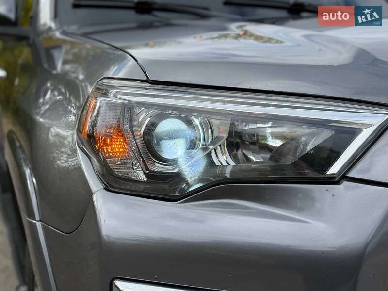 Позашляховик / Кросовер Toyota 4Runner 2014 в Кривому Розі