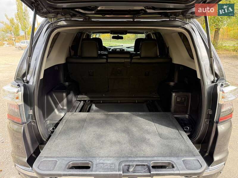 Позашляховик / Кросовер Toyota 4Runner 2014 в Кривому Розі