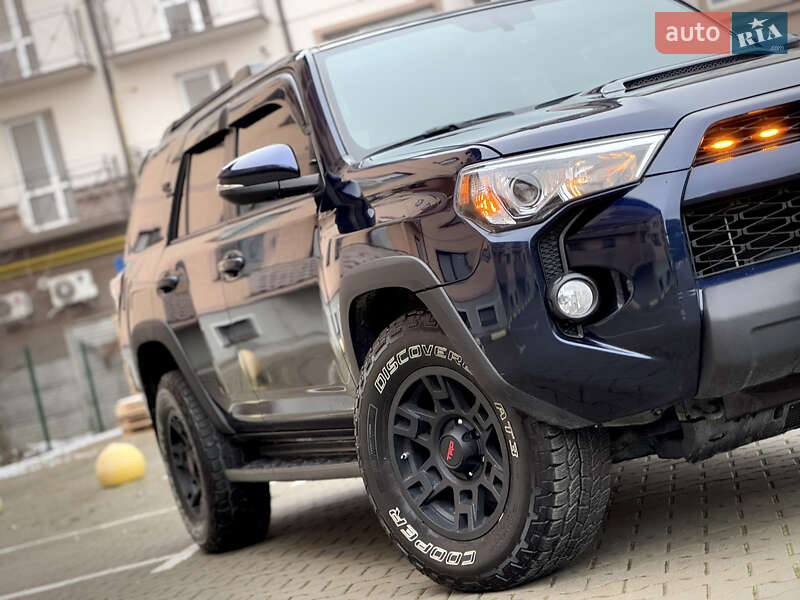 Внедорожник / Кроссовер Toyota 4Runner 2017 в Ужгороде