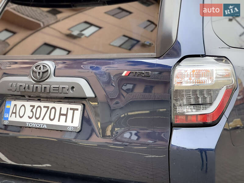 Внедорожник / Кроссовер Toyota 4Runner 2017 в Ужгороде