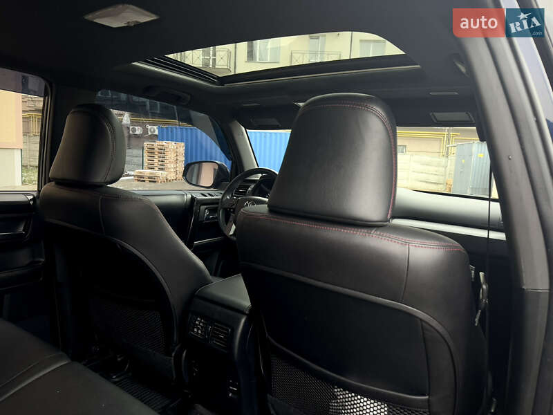 Внедорожник / Кроссовер Toyota 4Runner 2017 в Ужгороде